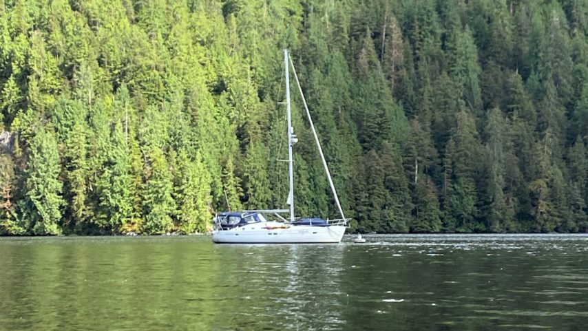Jefferies sailboat on the mooring buoy in Bailey Bay