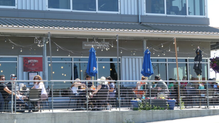 Patrons dining at Scuttlebutt Family Pub