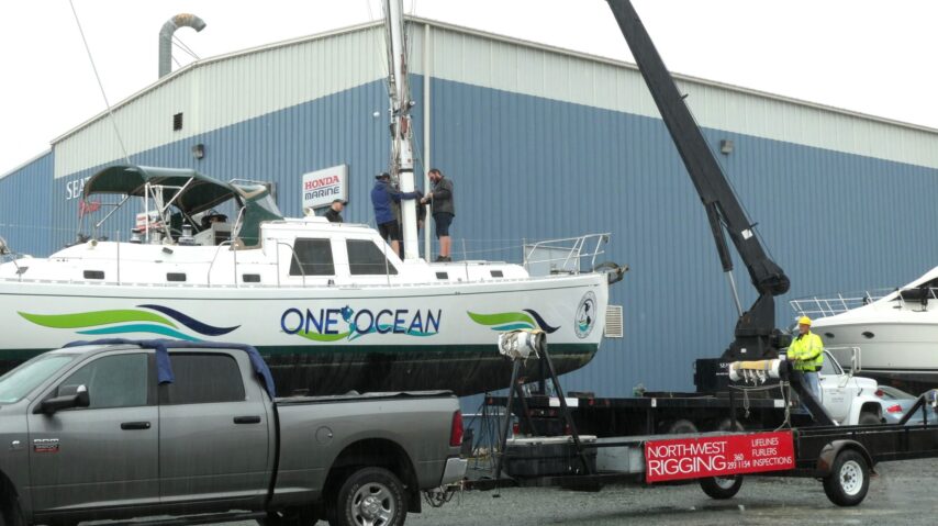 One Ocean's masts being removed by Northwest Rigging