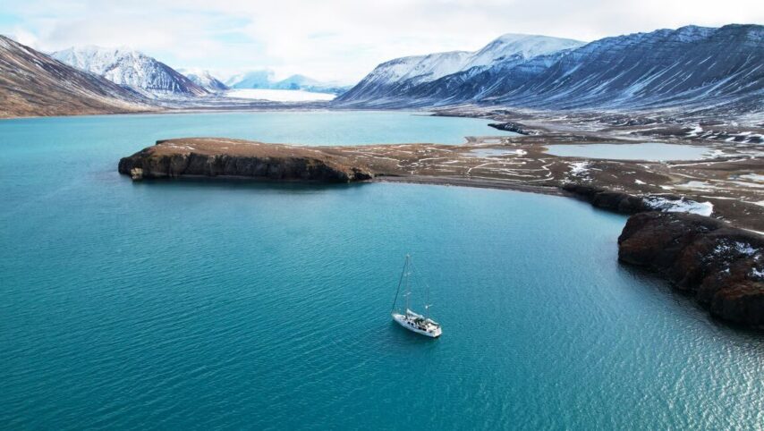 Photo of s/v One Ocean anchored in the Northwest Passage